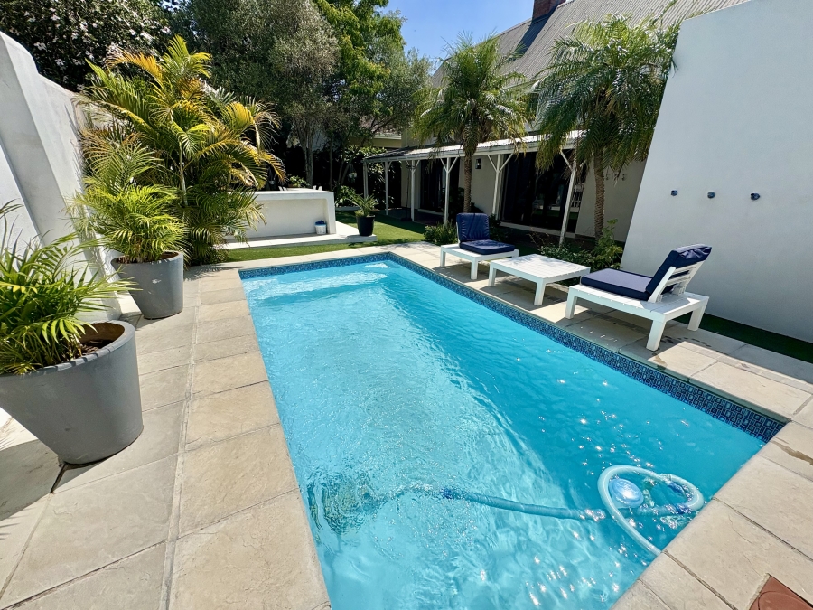 4 Bedroom Property for Sale in Hoog En Droog Western Cape